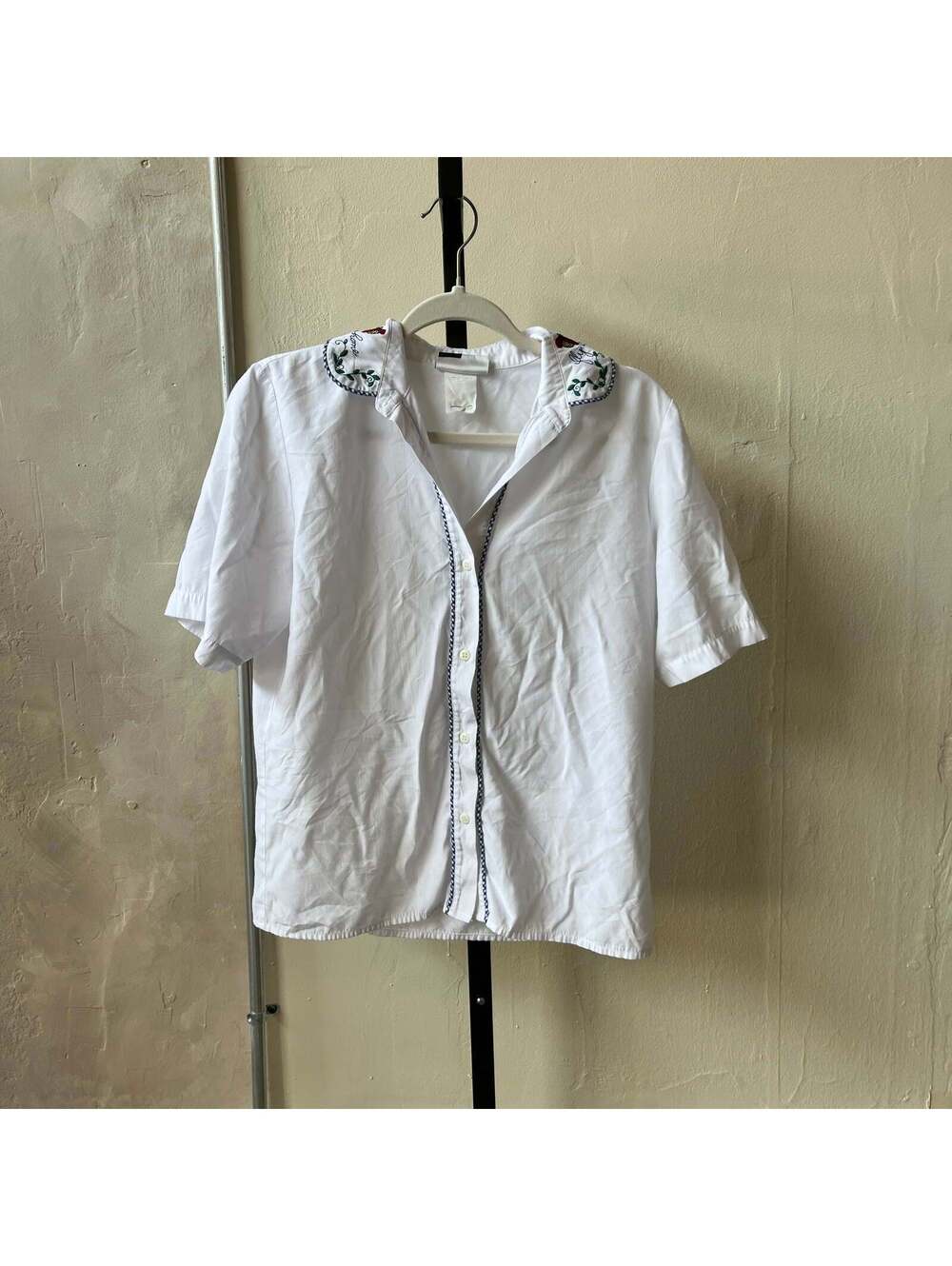 Embroidered Button Up (S) - Picture 4 of 7